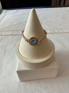 Rhinestone Rose Gold Tone Bangle Style Bracelet